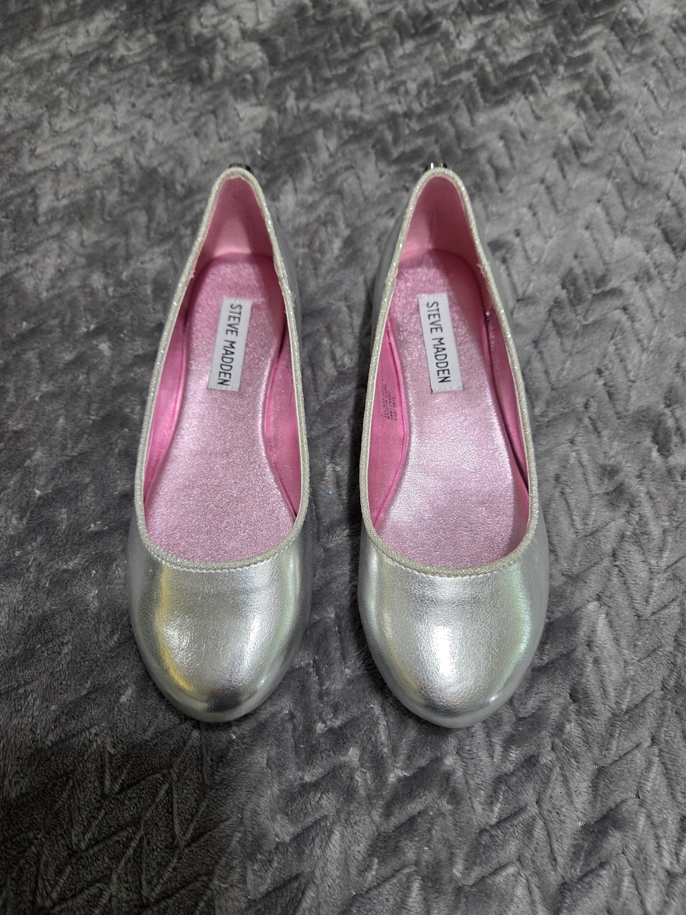 Steve Madden Girls Metallic Silver Ballet Flats with Pink Insole